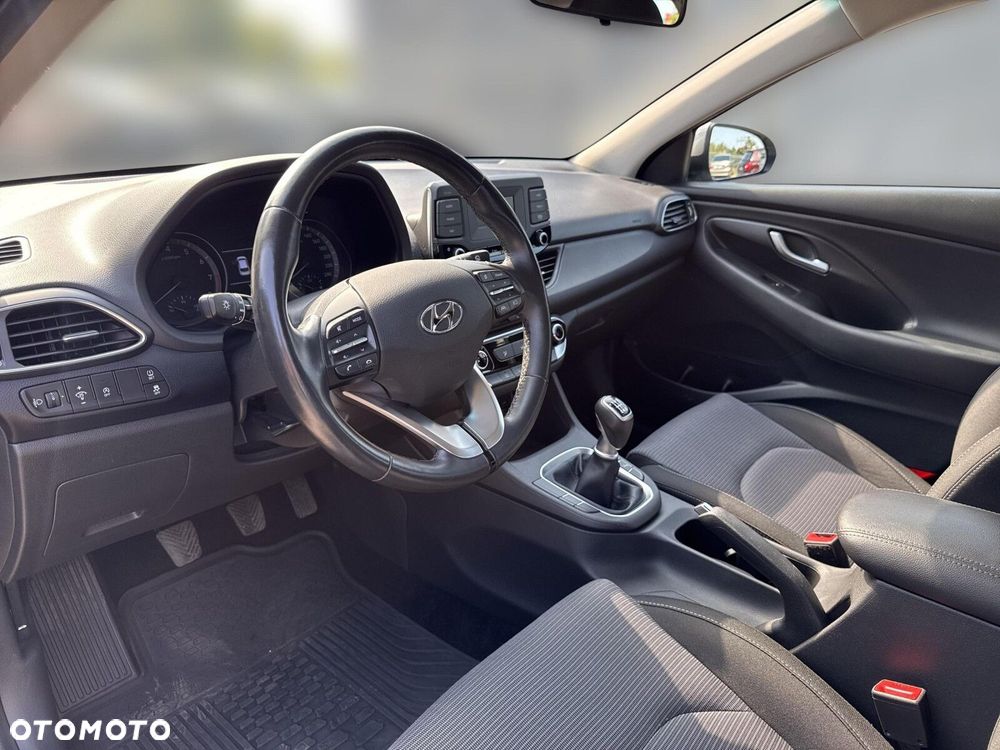 Hyundai i30 1.5 DPI Classic + - 9