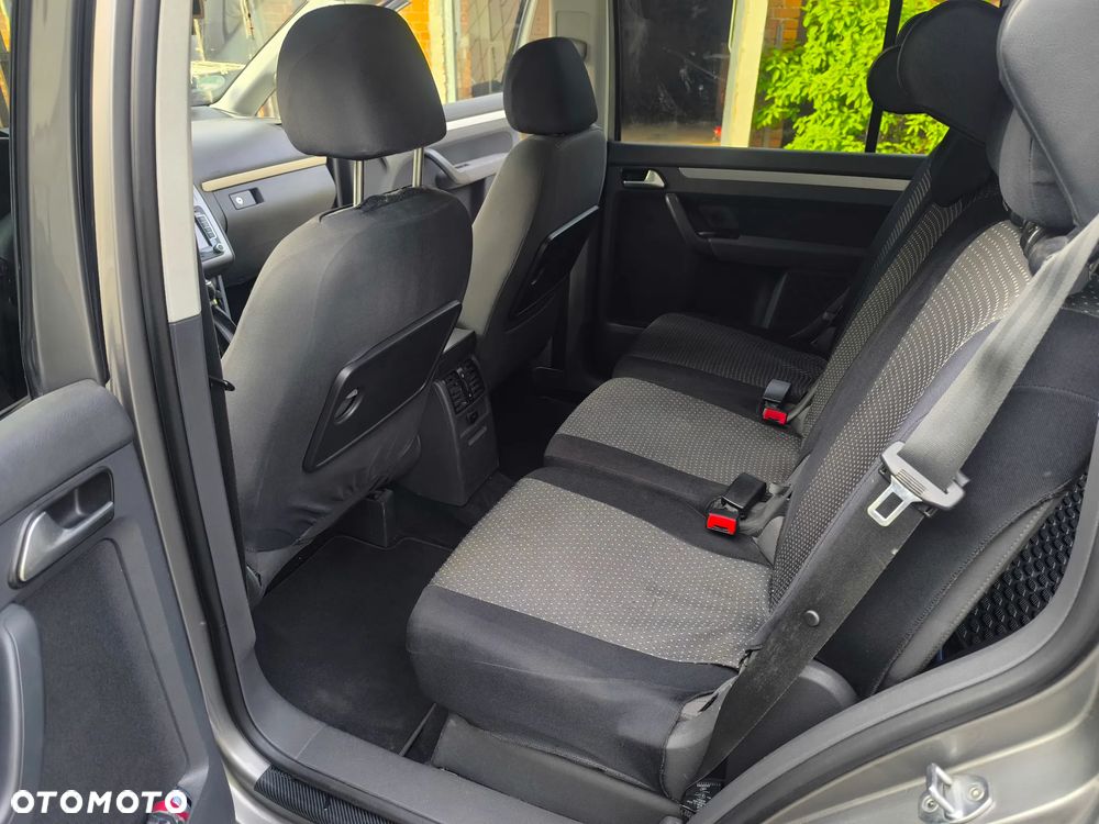 Volkswagen Touran 2.0 TDI DPF Trendline - 9