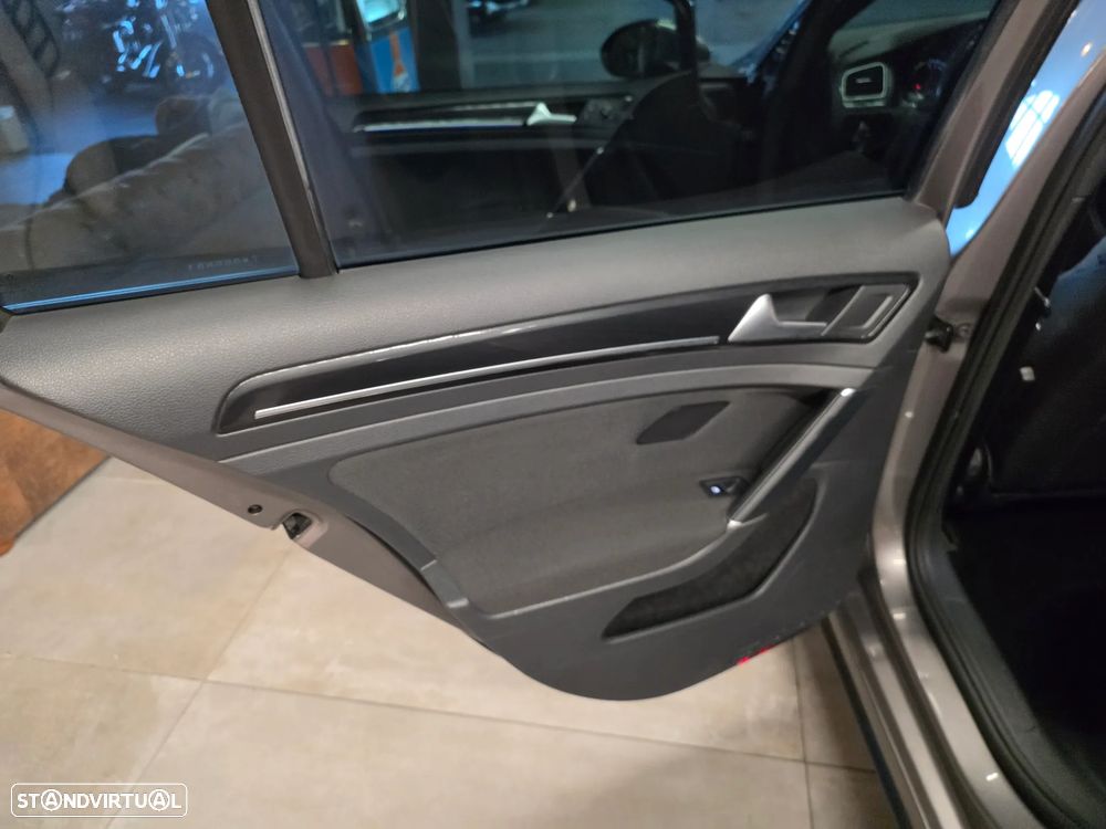 VW Golf 1.4 GTE Plug-In-Hybrid DSG - 22