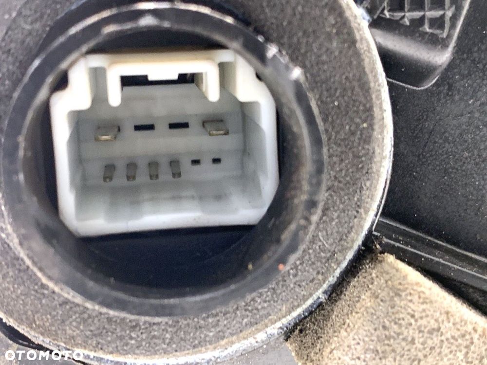 ZAMEK DRZWI LEWY PRZÓD  TOYOTA LAND CRUISER PRADO (_J12_) 2002 - 2010 3.0 D-4D (KDJ120, KDJ125, - 4