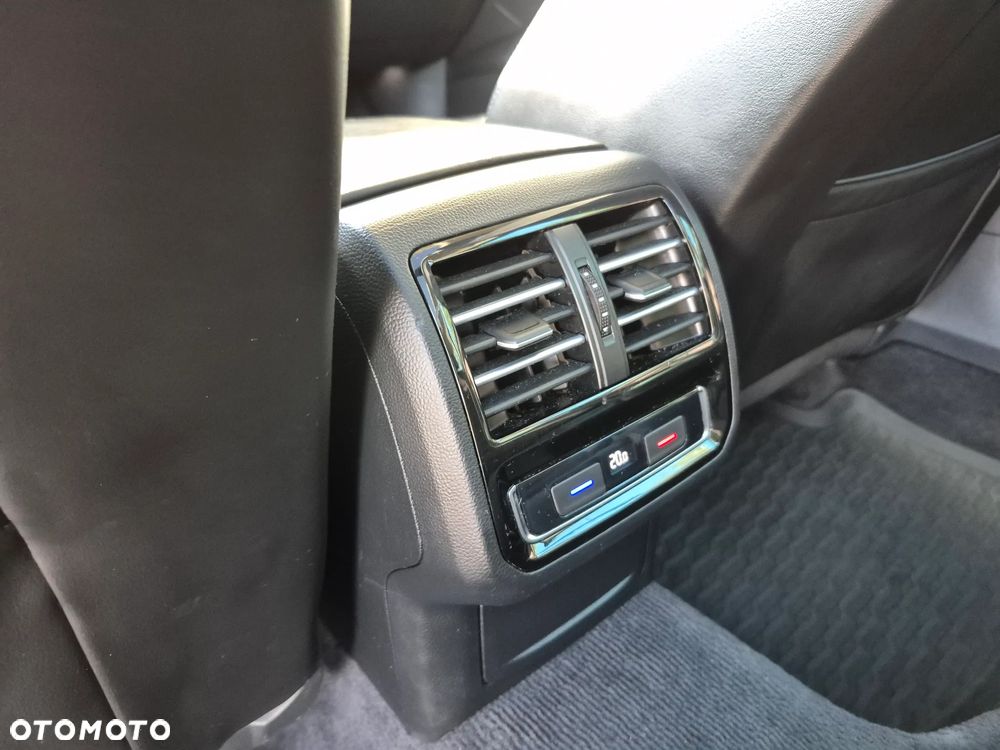 Volkswagen Passat Variant - 16