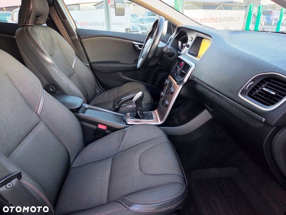 Volvo V40 Cross Country D2 Momentum - 29