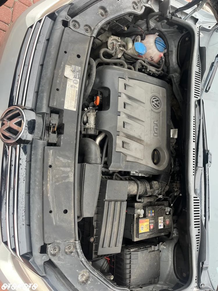 Volkswagen Touran 1.6 TDI DPF BlueMotion Technology STYLE - 19