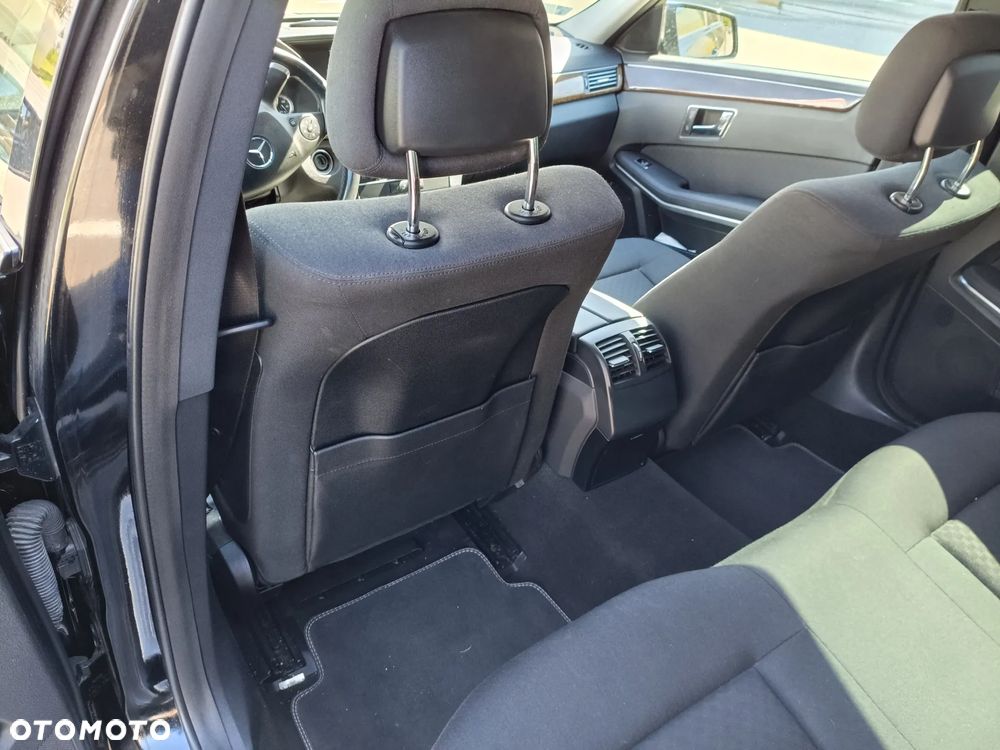 Mercedes-Benz Klasa E 200 CGI BlueEFFICIENCY - 13