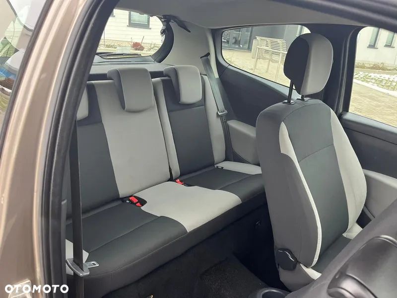 Renault Clio 1.2 16V Arctica - 9