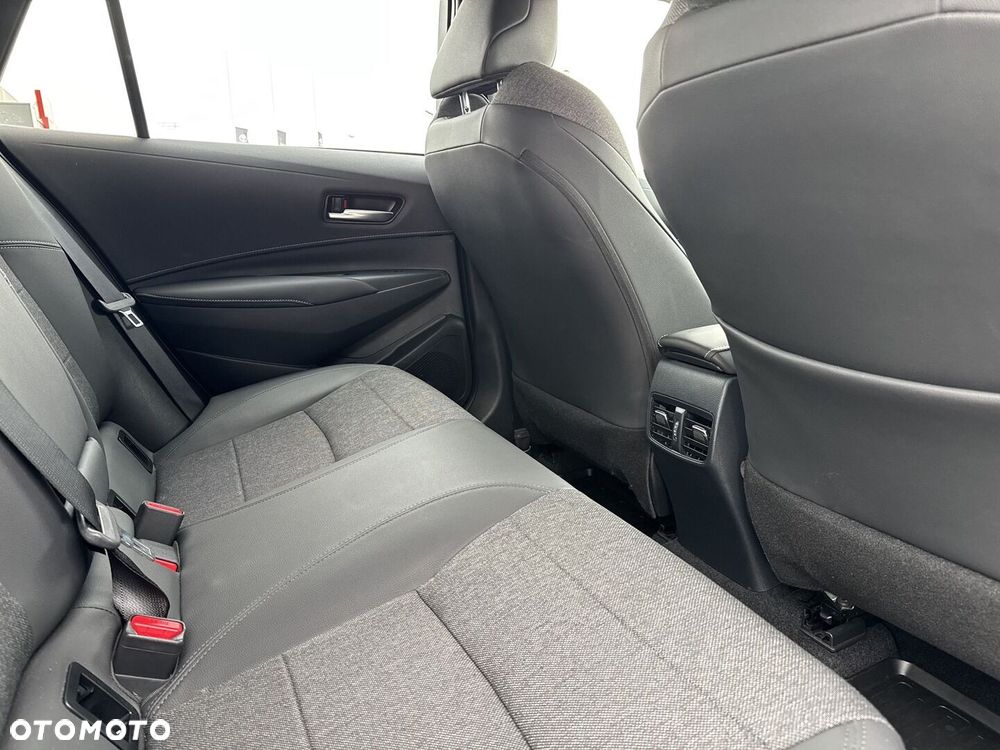 Toyota Corolla - 11