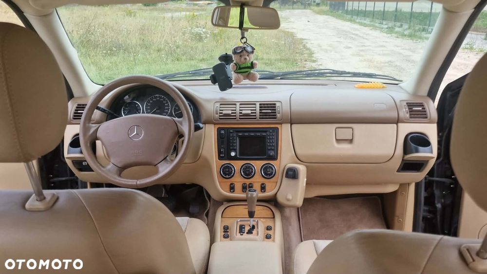 Mercedes-Benz ML - 12