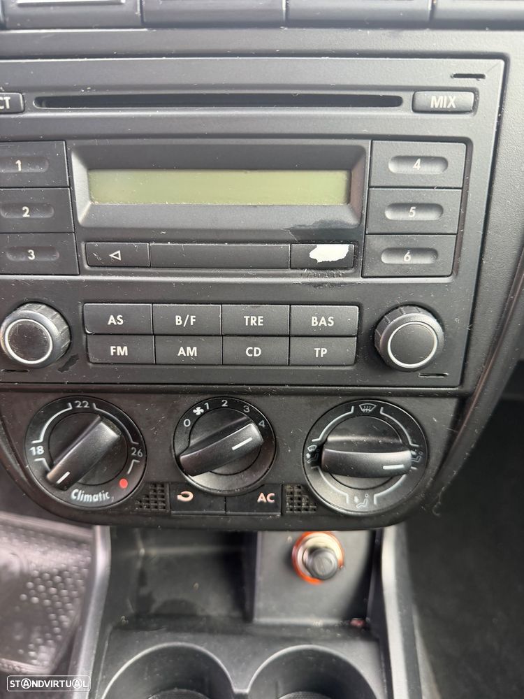 VW Fox 1.4 TDi T.Riscas Pack Elements - 8