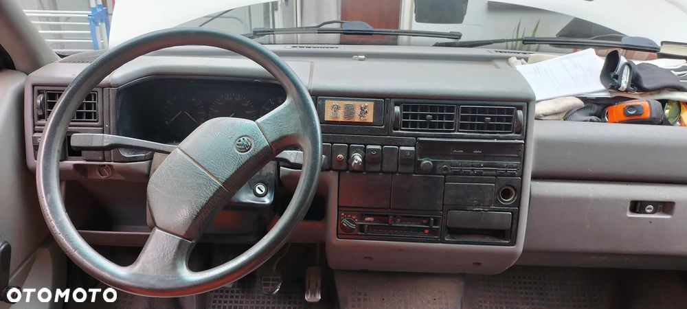 Volkswagen Caravelle - 5