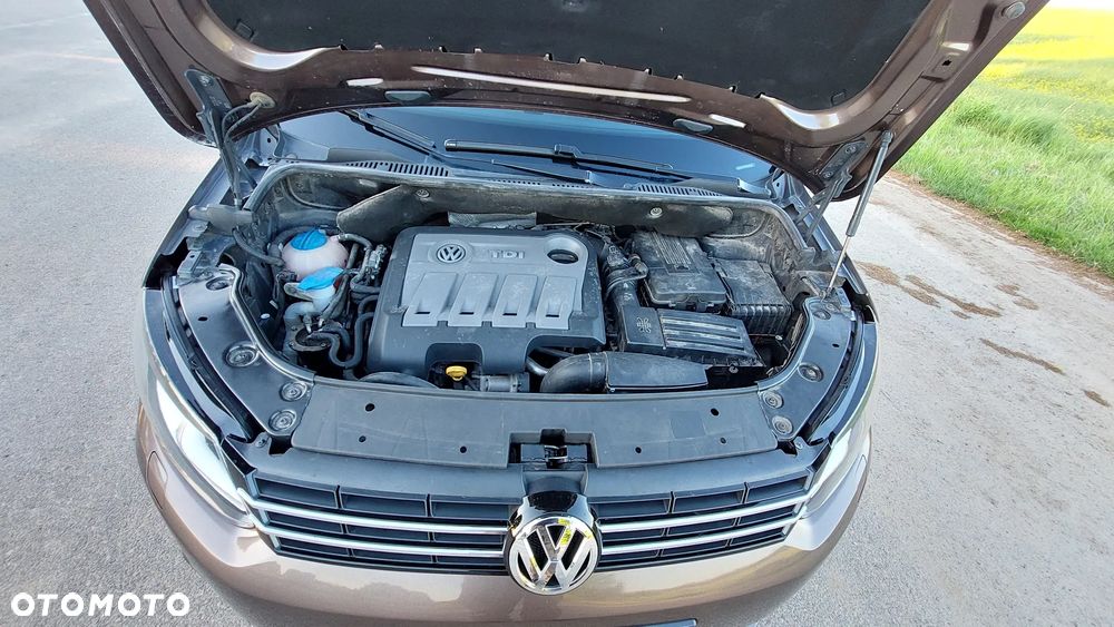 Volkswagen Touran 1.6 TDI DPF Highline DSG - 26
