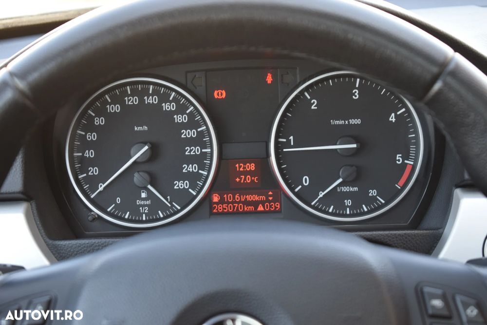 BMW Seria 3 318d Sport Line - 26