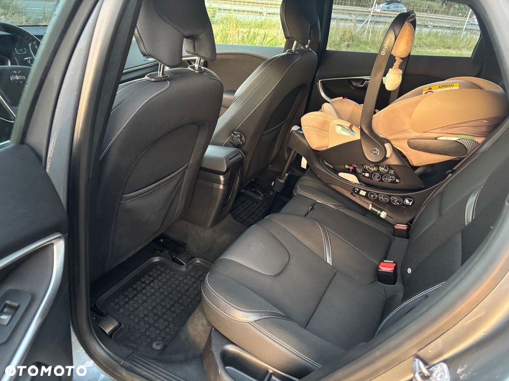 Volvo V40 D4 Drive-E R-Design Kinetic - 8