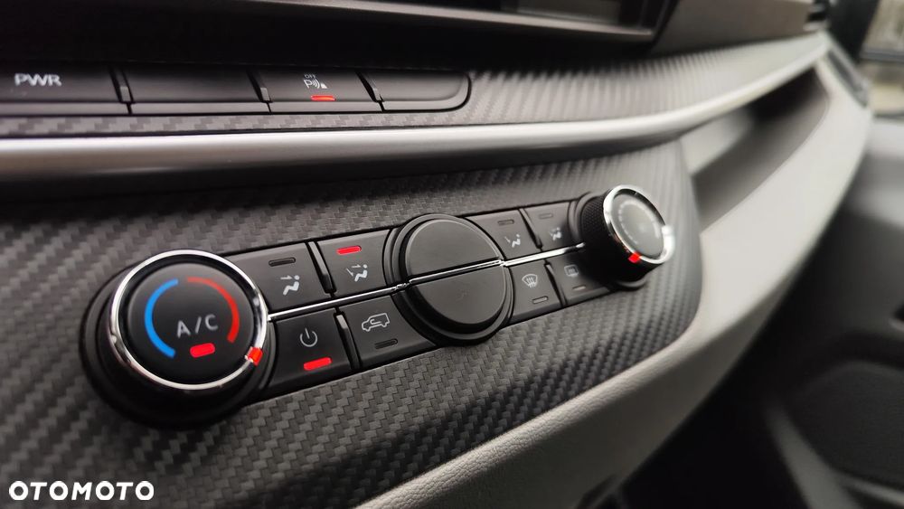 Maxus Deliver 9 - 33