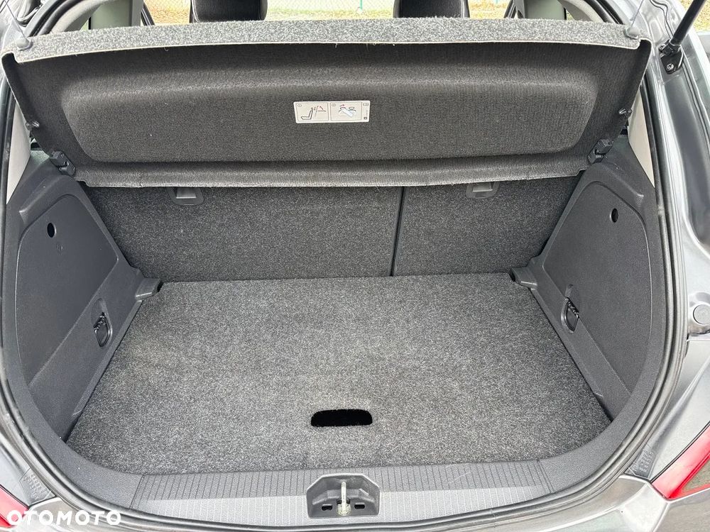 Opel Corsa 1.4 16V Sport - 27