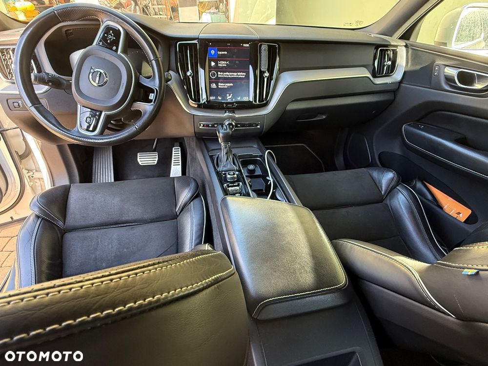 Volvo XC 60 D4 AWD R-Design - 12
