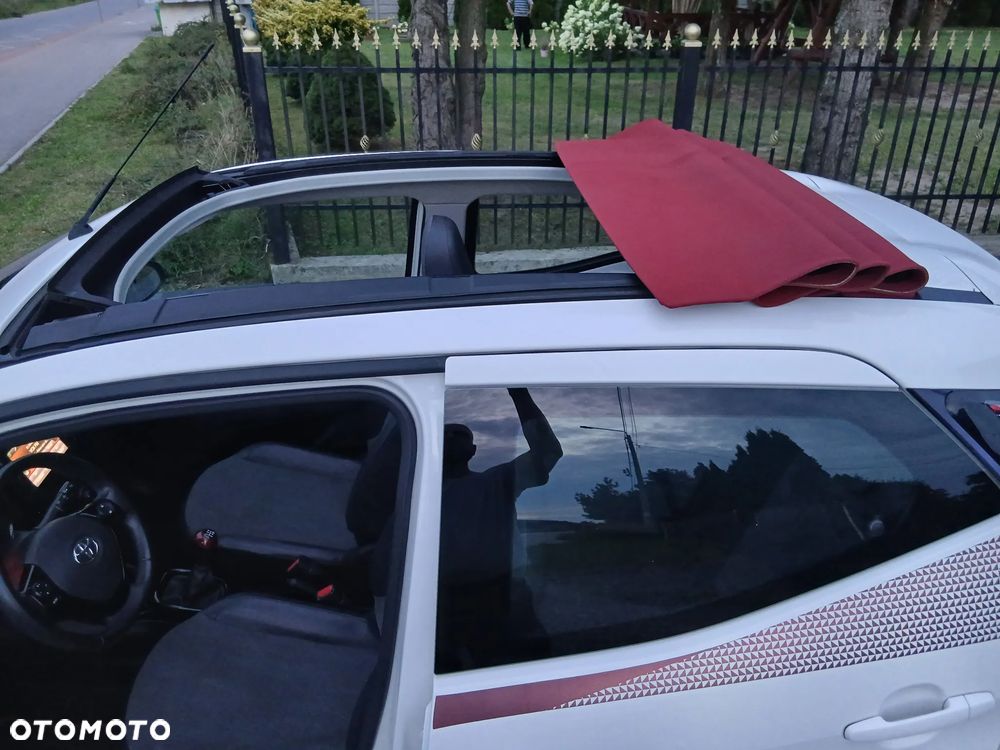 Toyota Aygo x-clusiv - 8