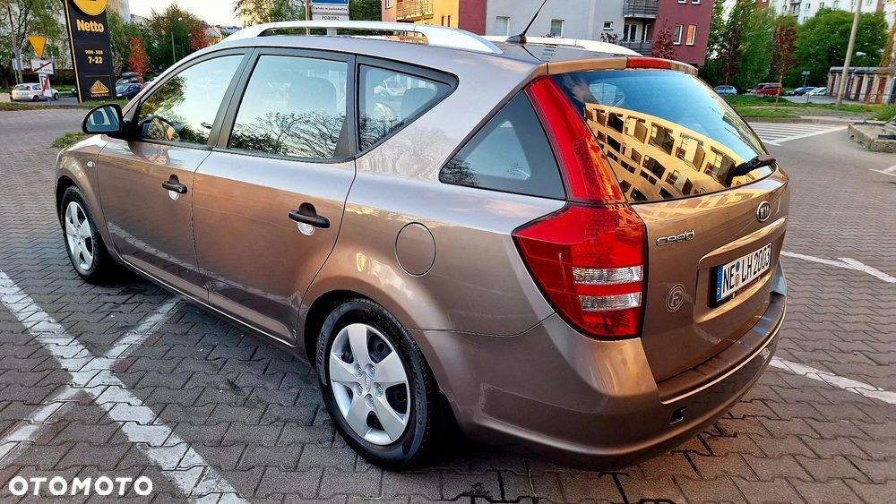 Kia Ceed 1.4 CVVT LX Basis - 4