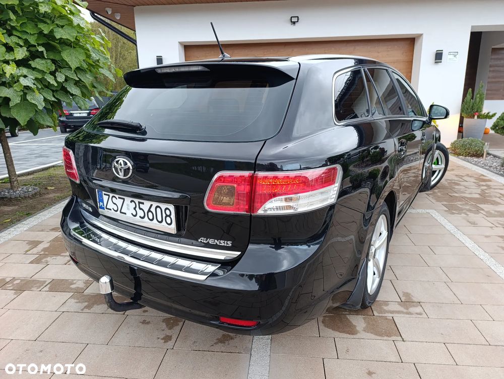 Toyota Avensis - 10
