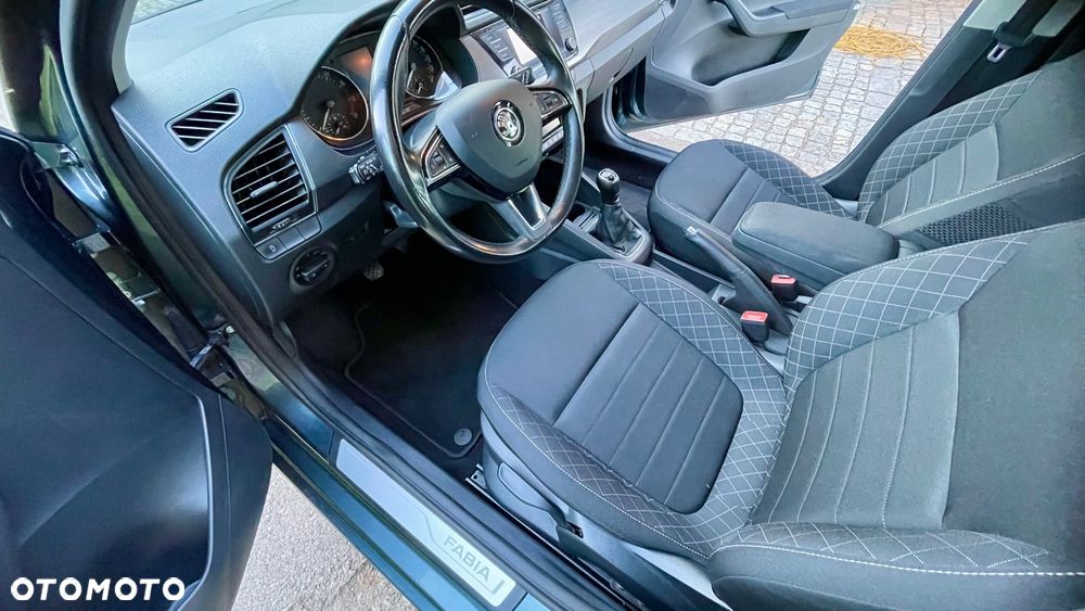 Skoda Fabia 1.0 TSI Style Color - 8