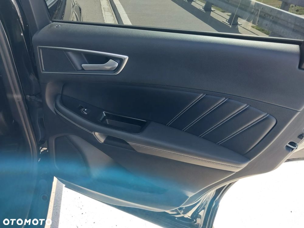 Ford Edge - 15