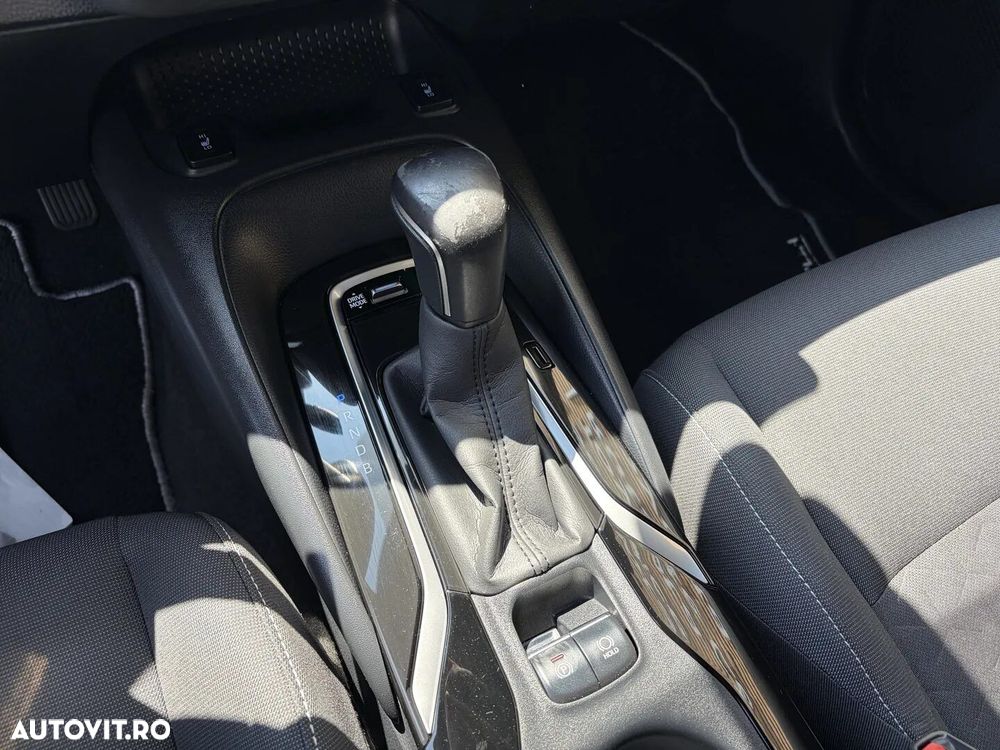 Toyota Corolla - 28