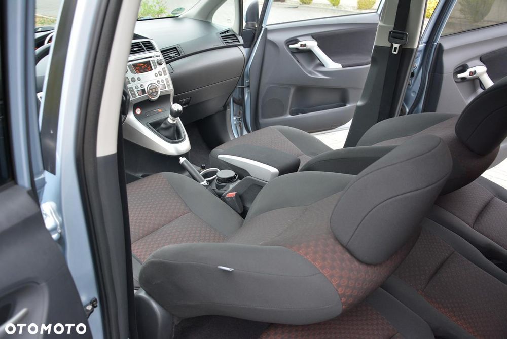 Toyota Verso 2.0 D-4D Premium - 33