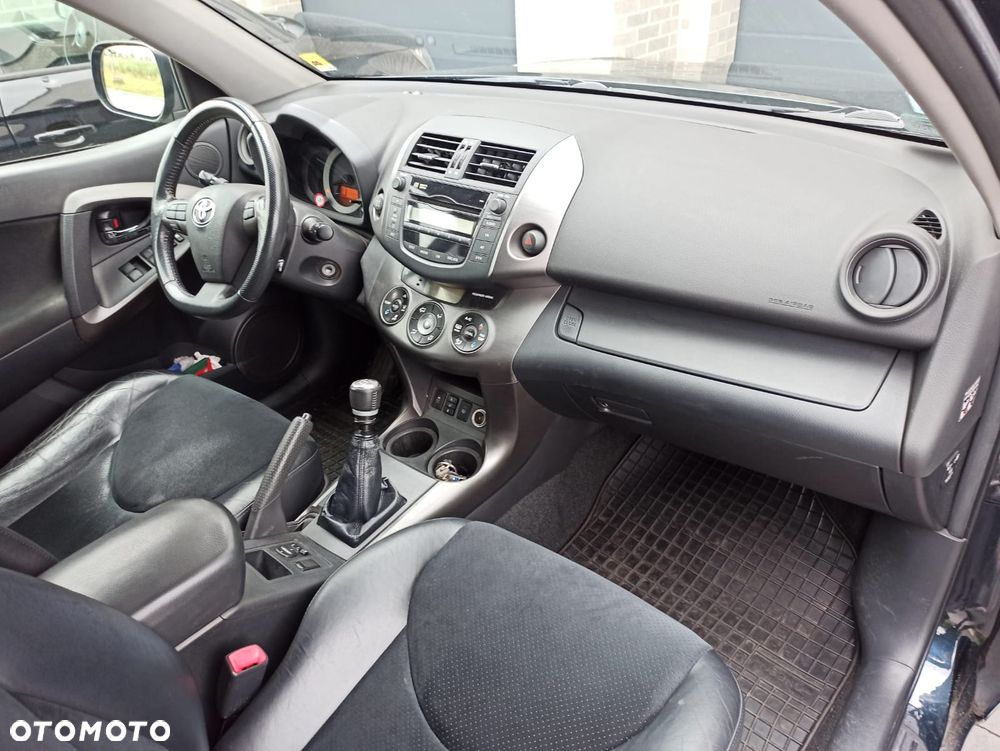 Toyota RAV4 2.2 D-CAT 2010 - 15