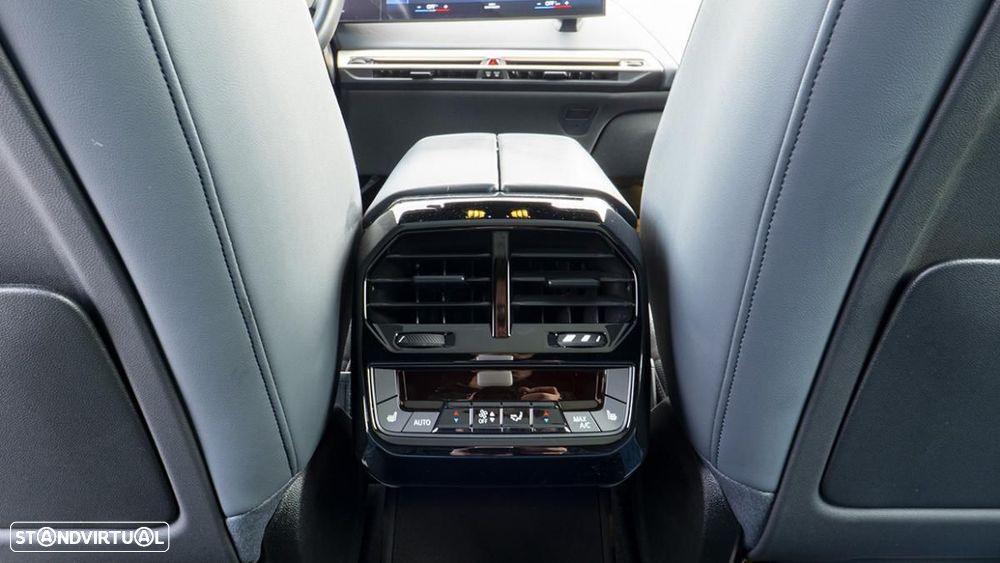 BMW iX xDrive 40 Pack Desportivo - 42