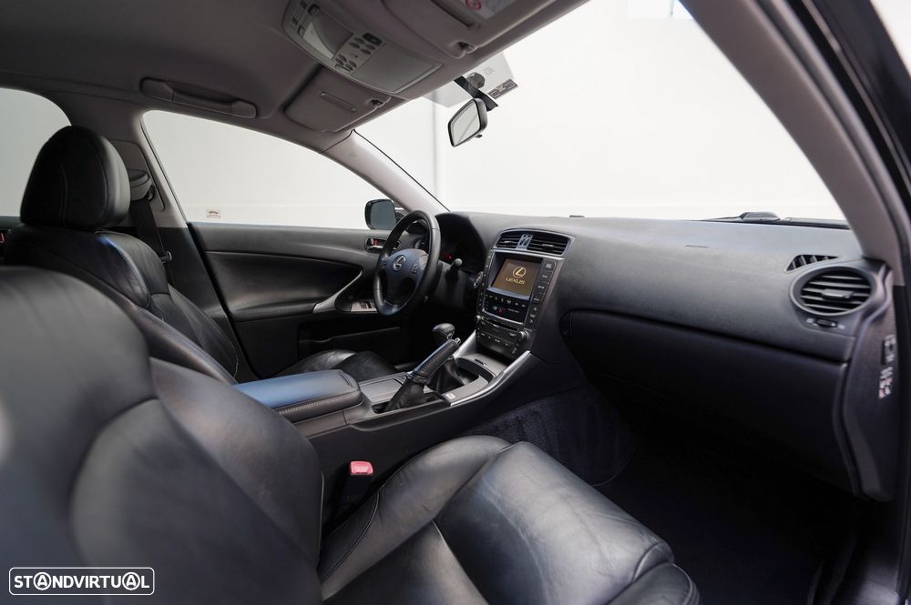 Lexus IS 220 d P.Executive 2G - 4