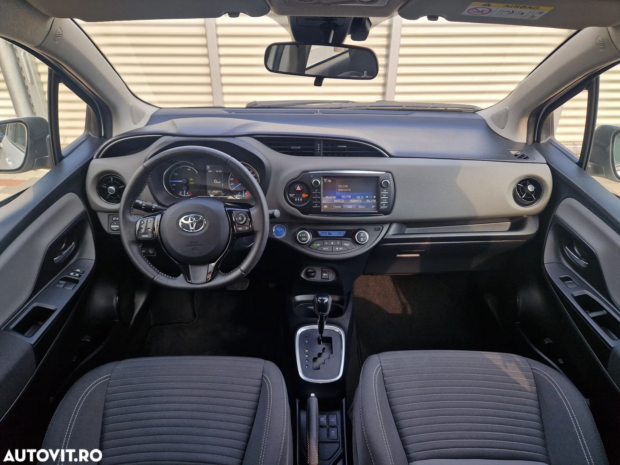 Toyota Yaris Hybrid 1.5 VVT-i - 8