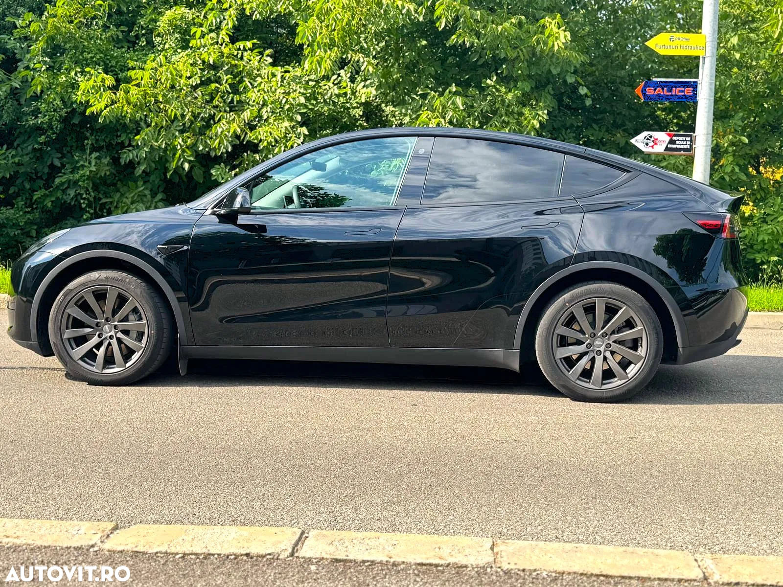 Tesla Model Y RWD - 5
