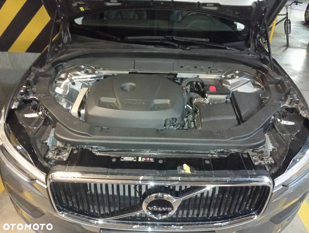 Volvo XC 60 T5 Momentum - 9