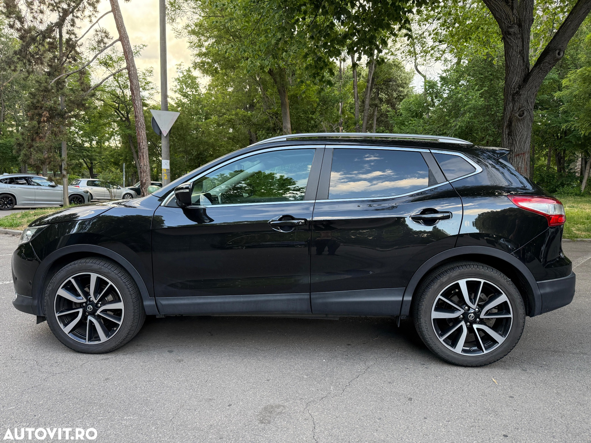 Nissan Qashqai 1.6 DCI Start/Stop X-TRONIC Tekna - 4