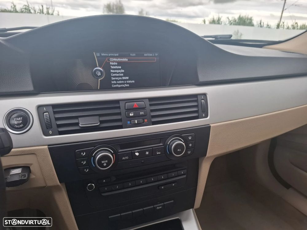 BMW 318 d Touring - 12