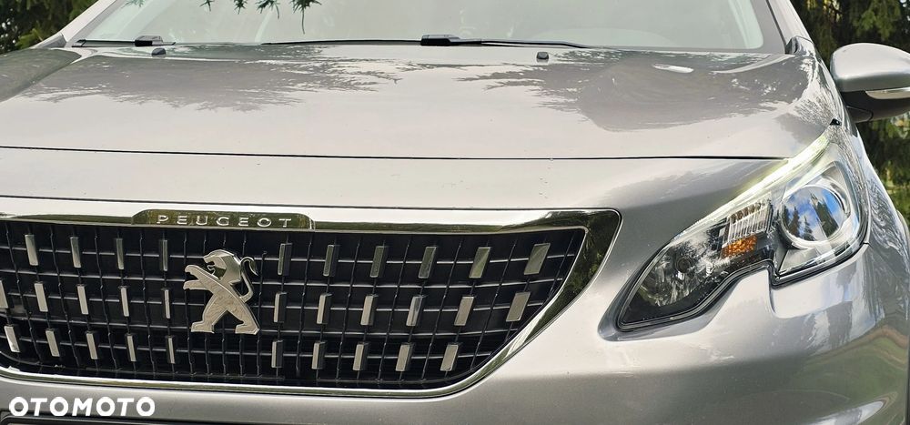 Peugeot 2008 - 8
