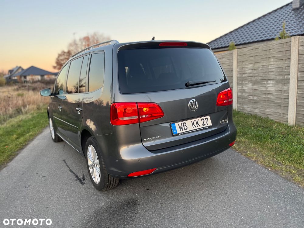 Volkswagen Touran 2.0 TDI DPF BlueMotion Technology DSG STYLE - 13