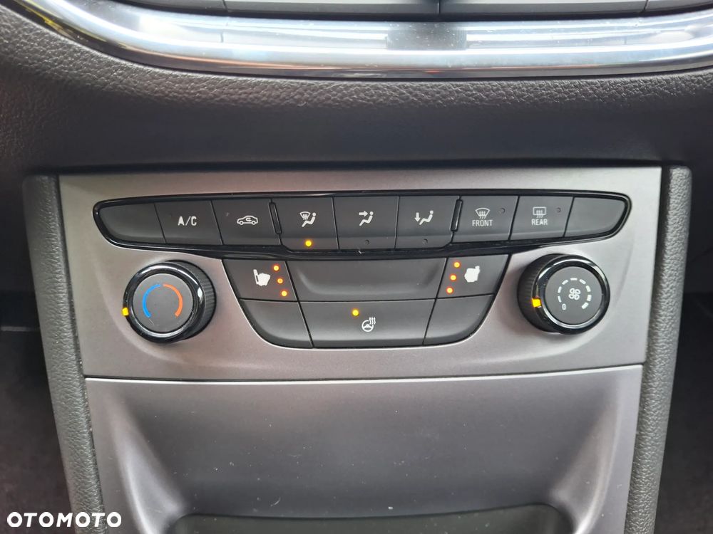 Opel Astra 1.6 CDTI Cosmo - 21