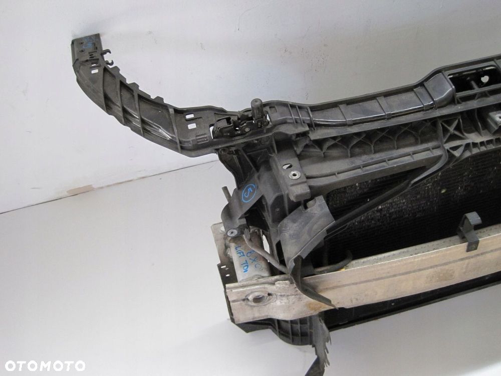 PAS PRZEDNI CHŁODNICE AUDI A1 8X0 LIFT - 3