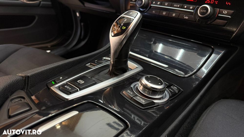 BMW Seria 5 520d - 27