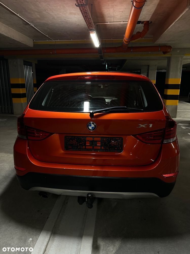 BMW X1 sDrive18i - 18