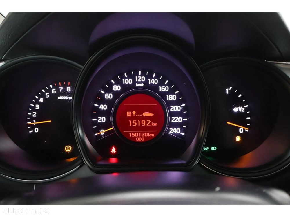 Kia Ceed - 8