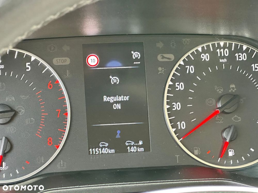 Renault Clio ver-1-0-tce-equilibre - 24