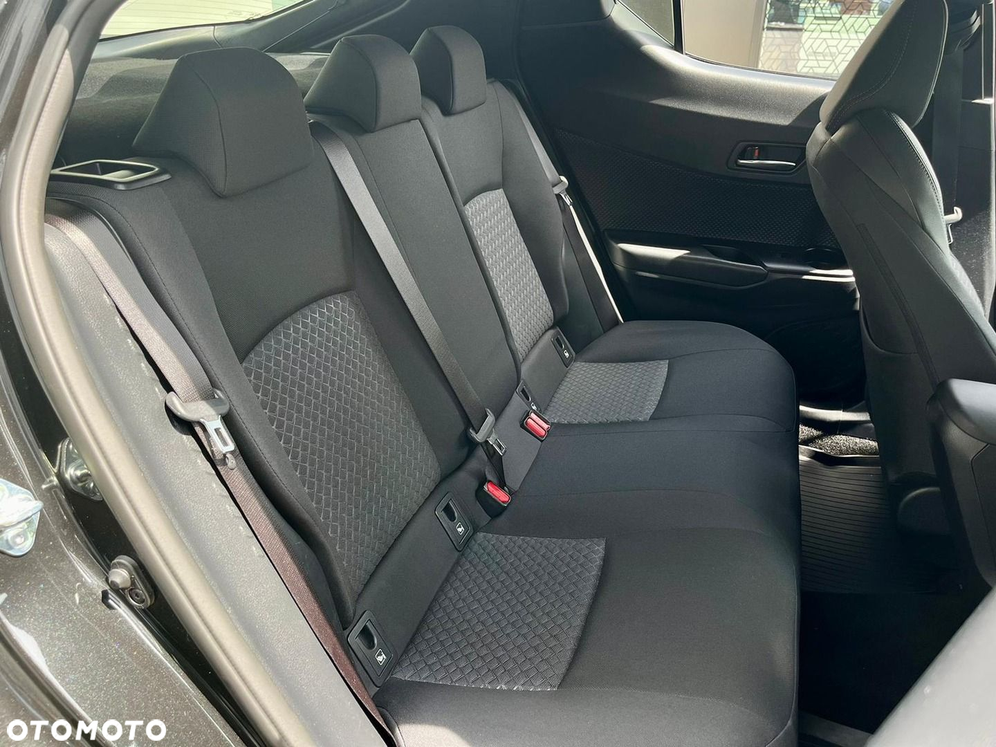 Toyota C-HR - 8