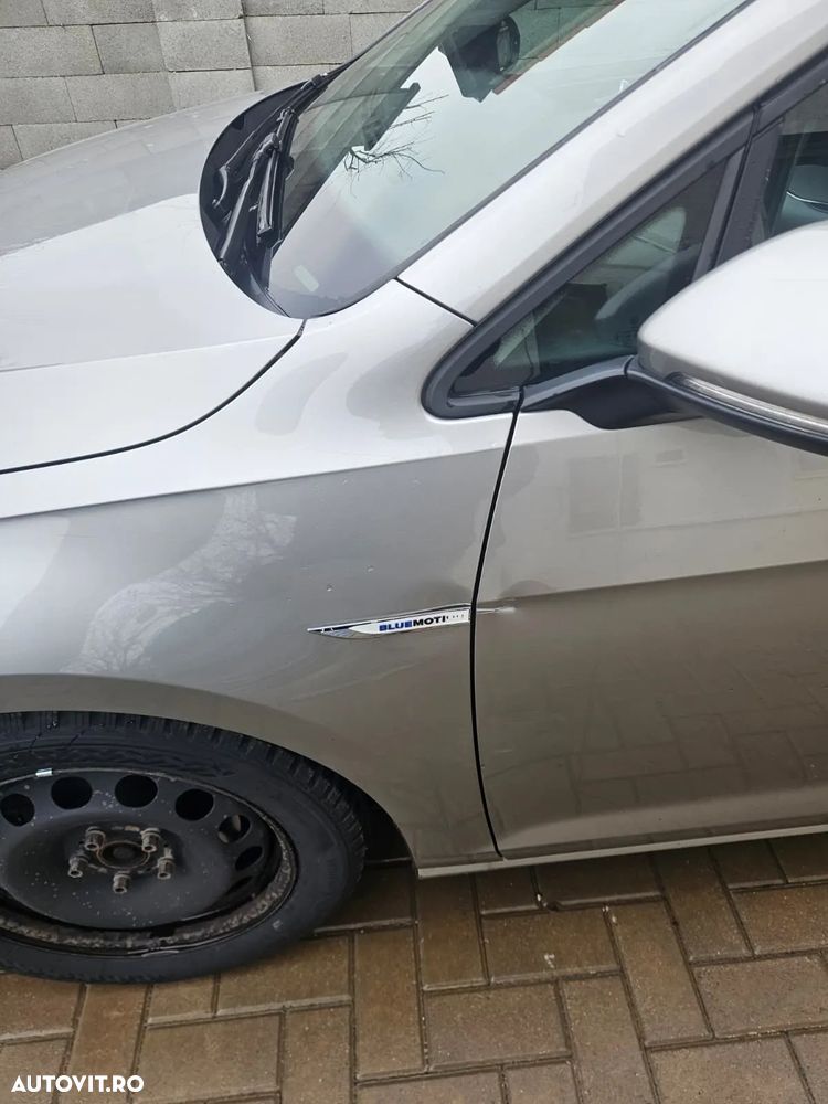 Volkswagen Golf - 22