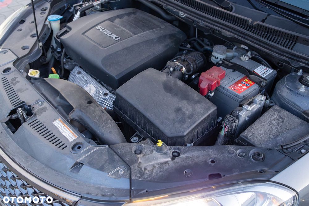 Suzuki Kizashi 2.4 Sport 4WD CVT - 28