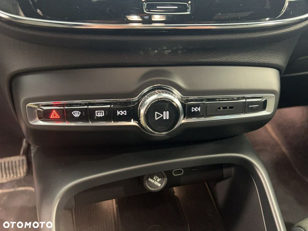 Volvo XC 40 B3 Core - 22