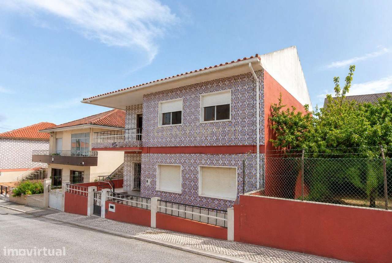 Moradia Bifamiliar + Lote para Nova Construção | Unhos, Loures - Grande imagem: 4/17
