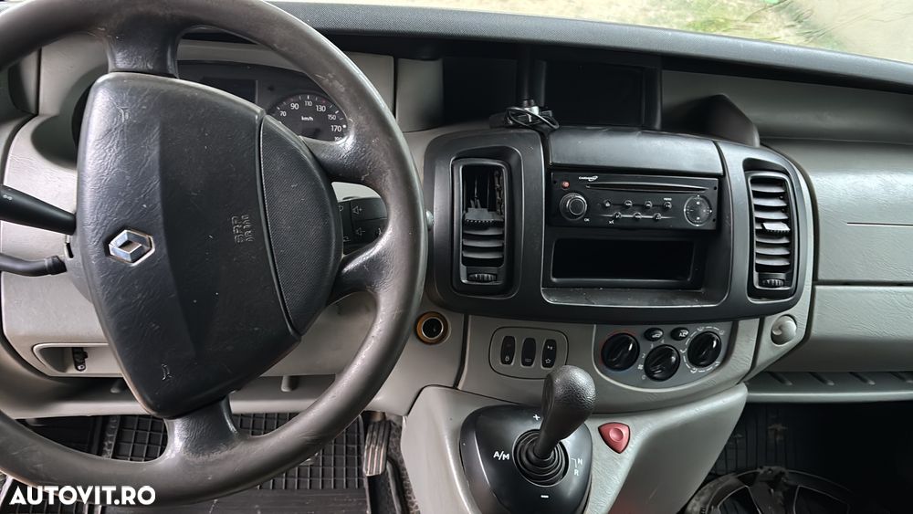 Renault TRAFIC - 10