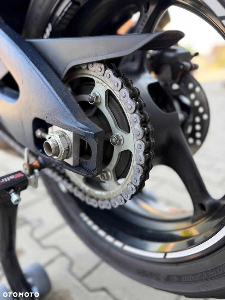 Suzuki GSX-R - 12