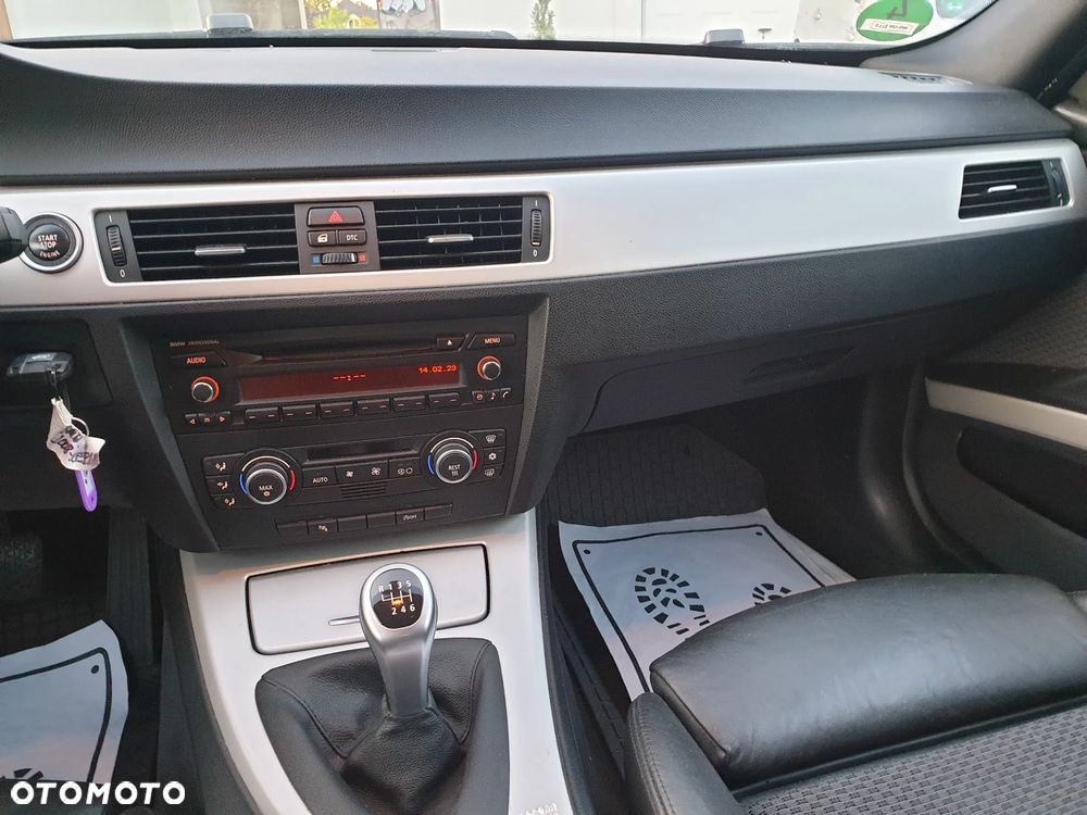 BMW Seria 3 320i Edition Sport - 19